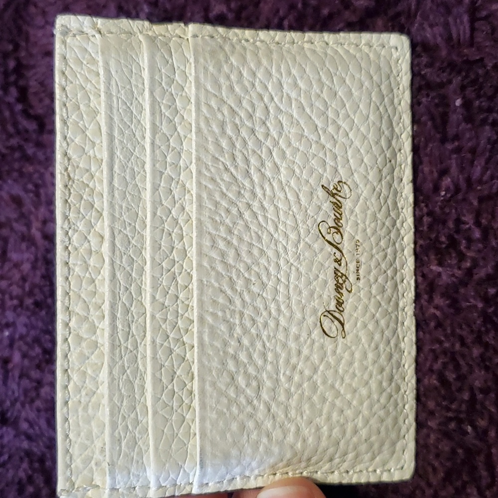 💥 SOLD 🚫  Dooney & Bourke card wallet, cream colored- - Picture 2 of 8